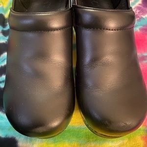 EUC Dansko Black Leather Clogs